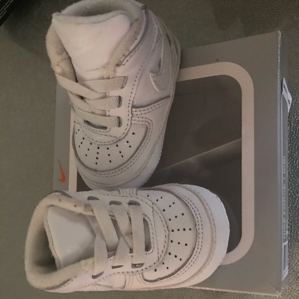 Gently used newborn Airforce ones.